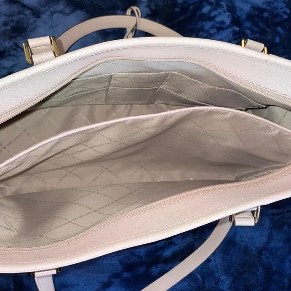 Blush pink Michael Kors bag - Picture 5 of 6